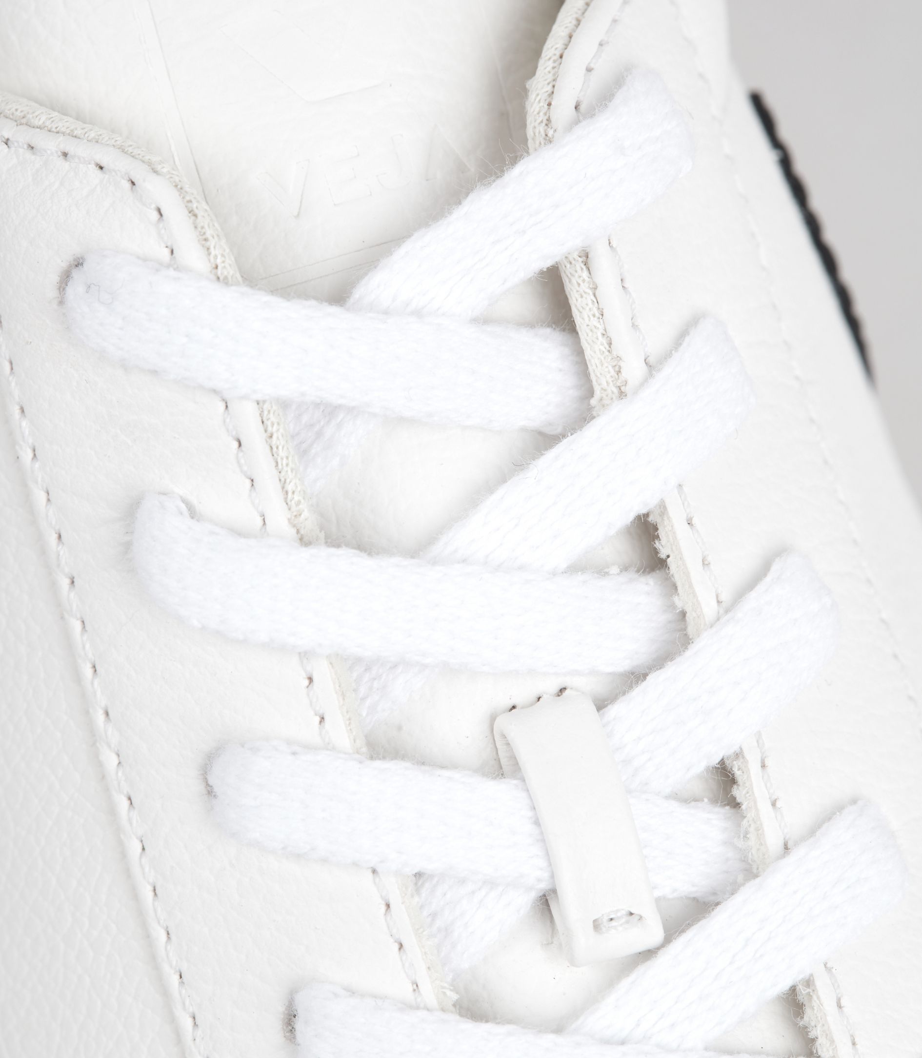 VEJA LACES ORGANIC COTTON WHITE | VJ24931