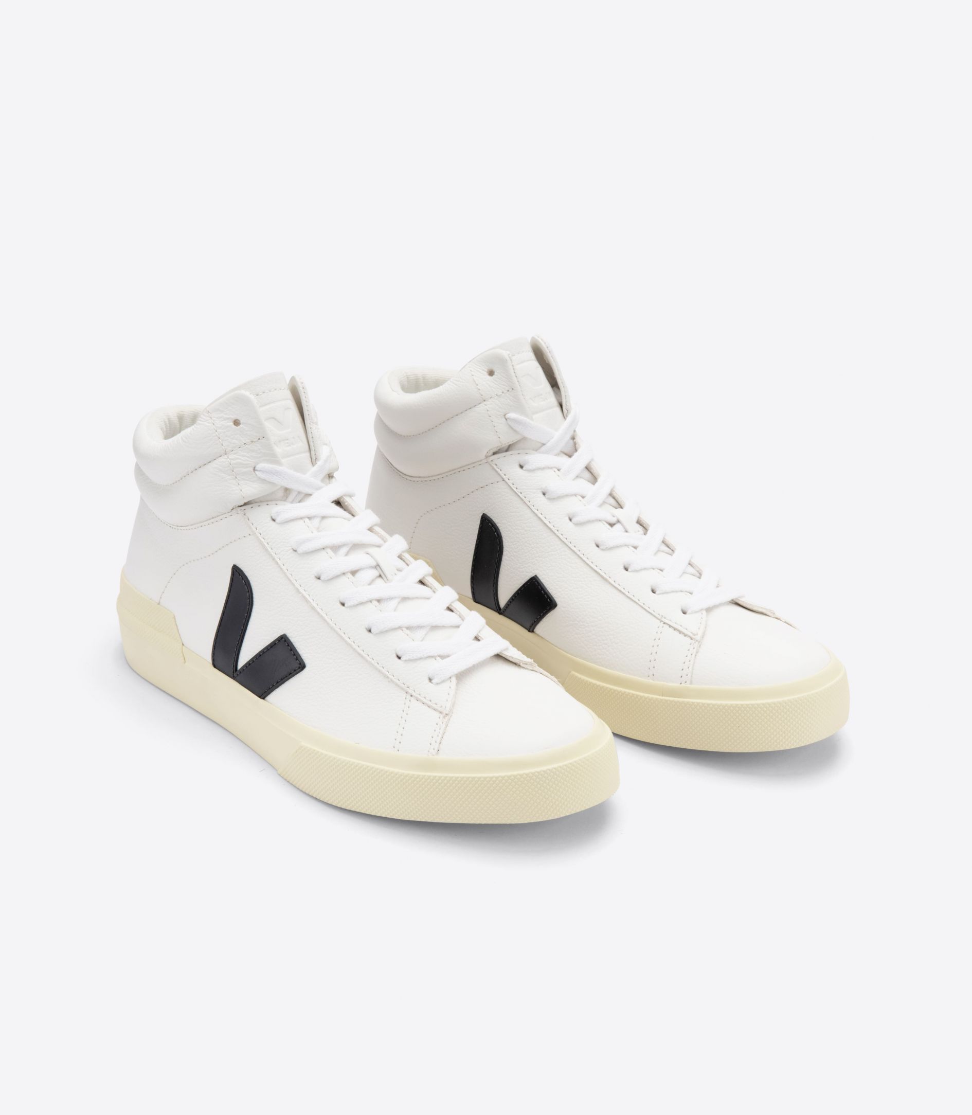 VEJA MINOTAUR LEATHER WHITE BLACK BUTTER | VJ24657