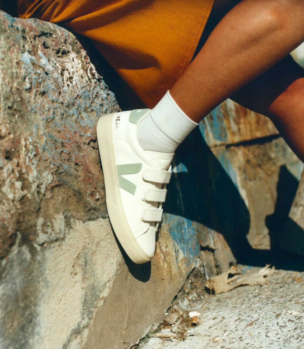 VEJA RECIFE LEATHER WHITE MATCHA | VJ24605