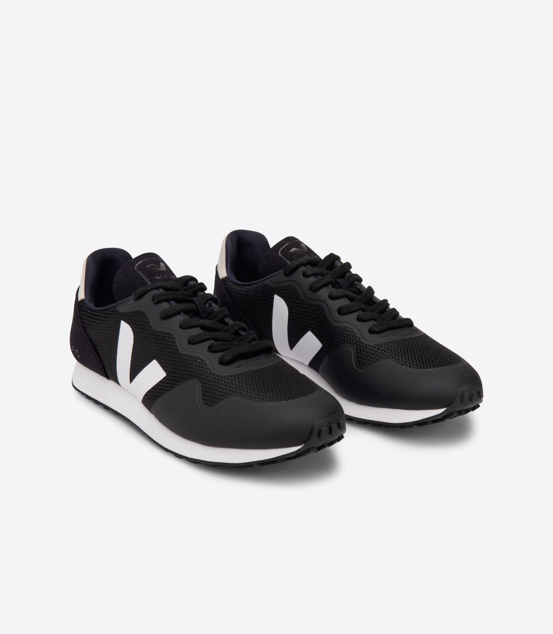 VEJA SDU B-MESH BLACK WHITE | VJ24332