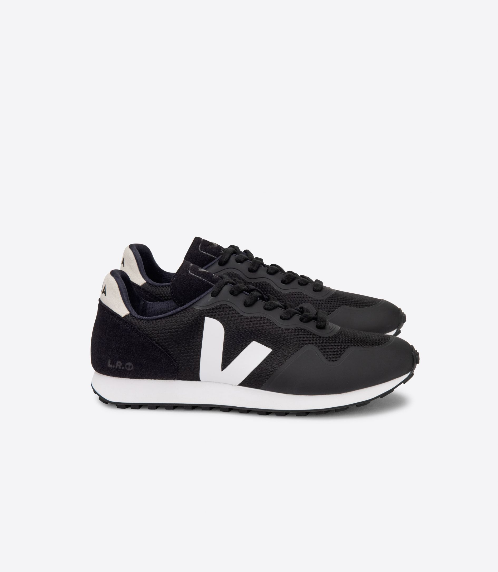 VEJA SDU B-MESH BLACK WHITE | VJ24332