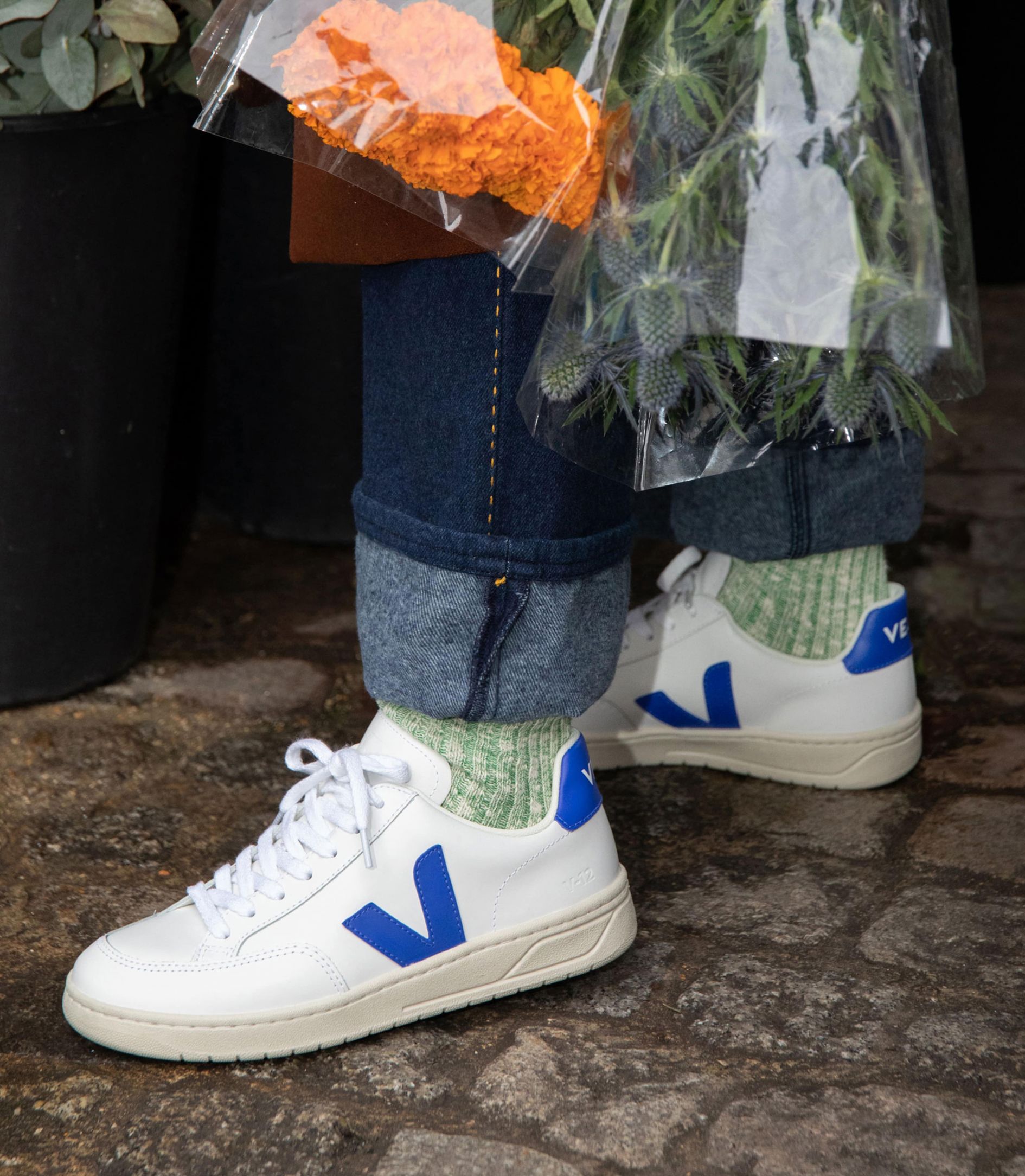 VEJA V-12 LEATHER WHITE PAROS | VJ24583